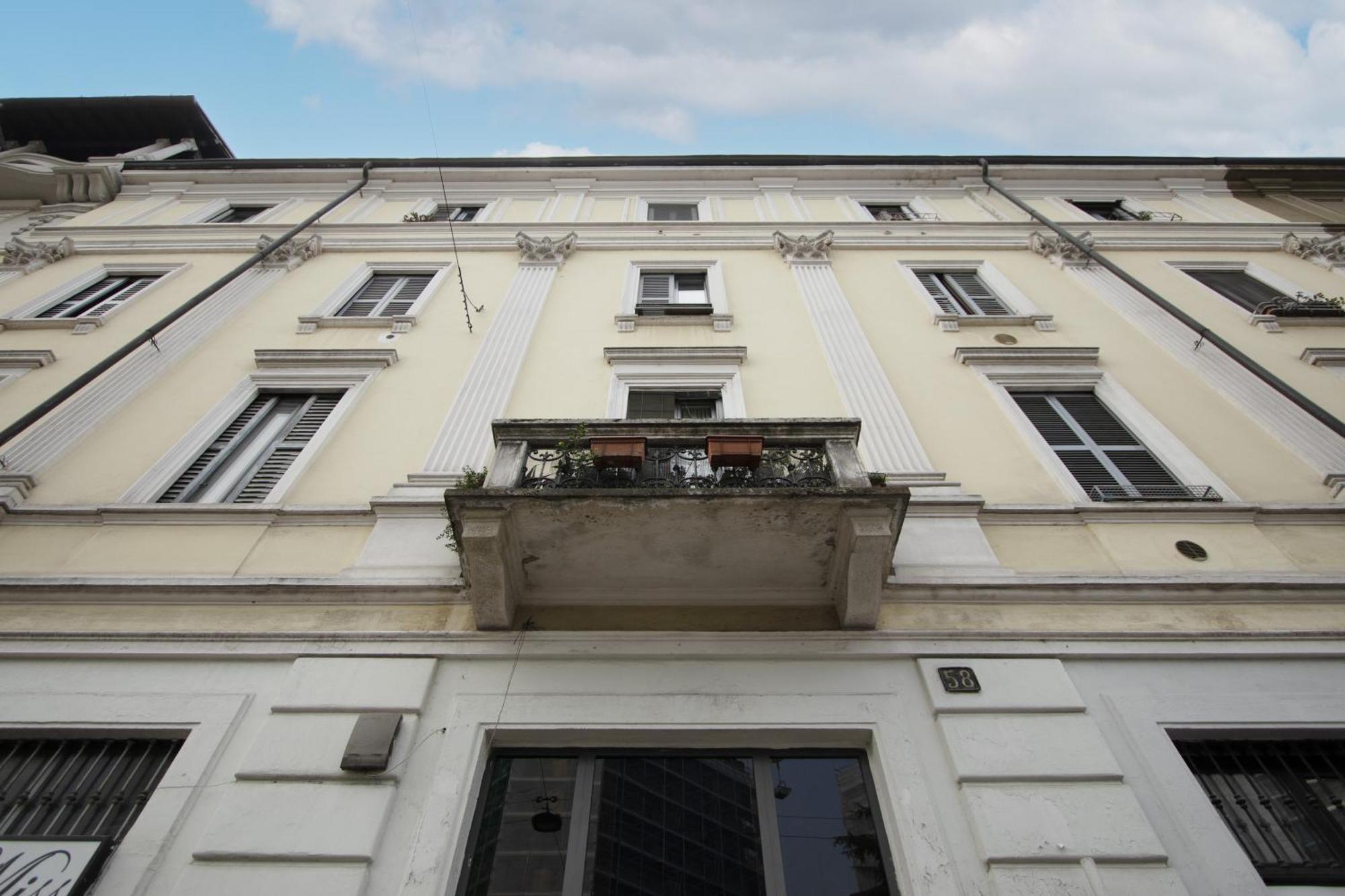 Ferienwohnung Penthouse With Patio & 2 Baths, 10 Min To Duomo Mailand Exterior foto