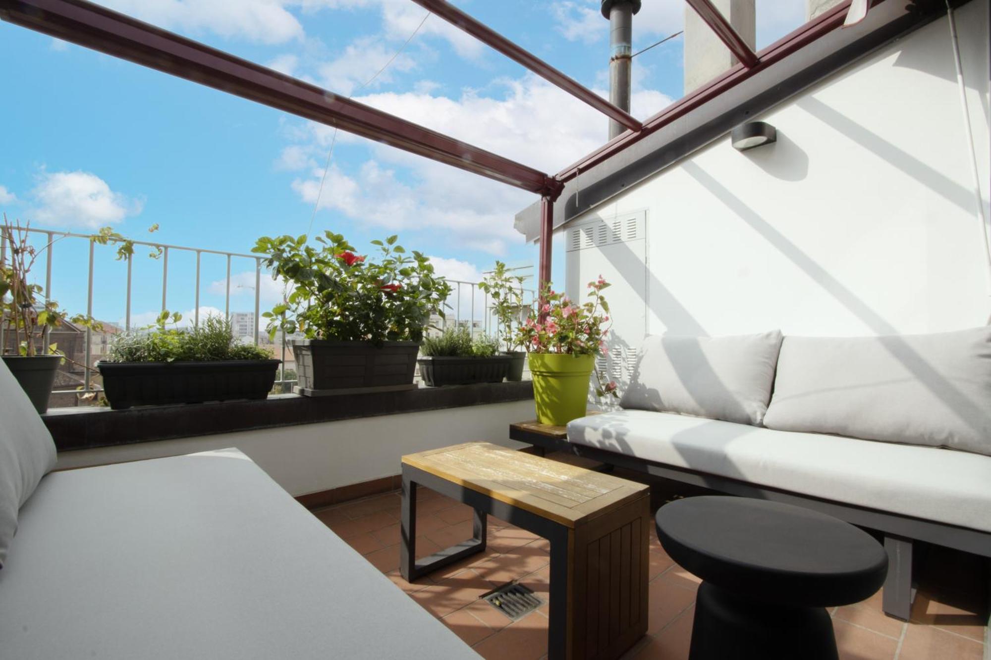 Ferienwohnung Penthouse With Patio & 2 Baths, 10 Min To Duomo Mailand Exterior foto