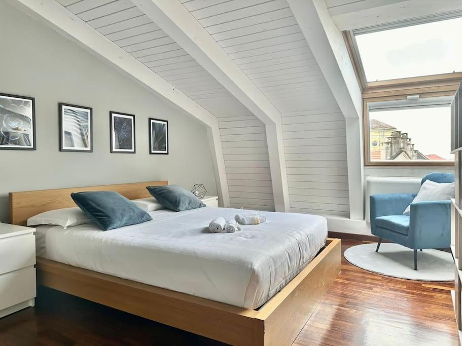 Ferienwohnung Penthouse With Patio & 2 Baths, 10 Min To Duomo Mailand Exterior foto